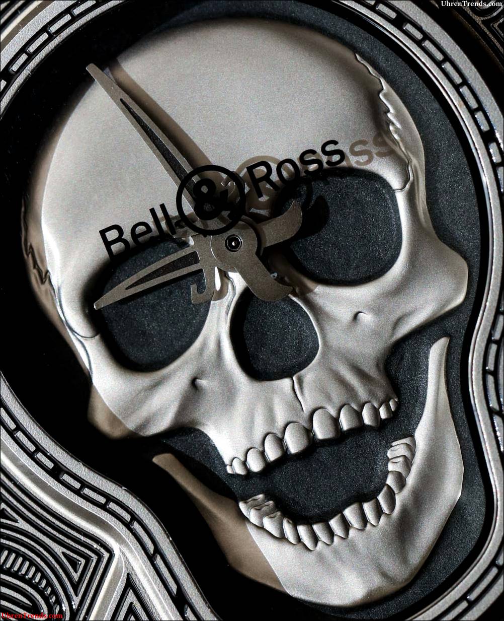 Bell & Ross BR01 Brennende Totenkopf "Tattoo" Uhr Hands-On  