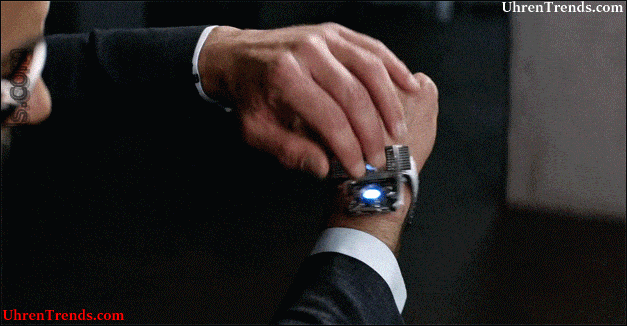 Timepiece Kultur in der Herstellung, während Tony Stark (Iron Man) Smartwatch & traditionelle Uhr im Film "Captain America: Civil War" trägt  