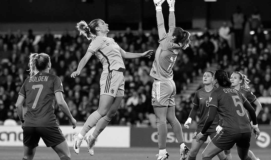 Van tiền của bầu: Cỗ máy chuyển nhượng V.League và cái bẫy nhập tịch